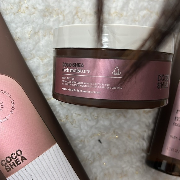 Bath & Body works Bundle of 3 items Coco + shea butter rich moisture - Picture 7 of 7